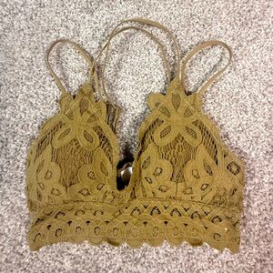 Like new! Everyday Chic Boutique Tan Fall Free People Lace Bralette – Size Small